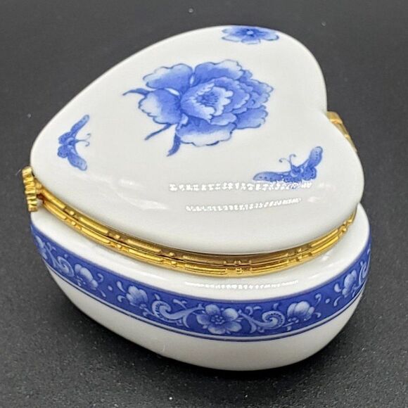 White Porcelain Vintage Cobalt Blue Floral Butterfly Gold Trim Trinket Box - Picture 6 of 12